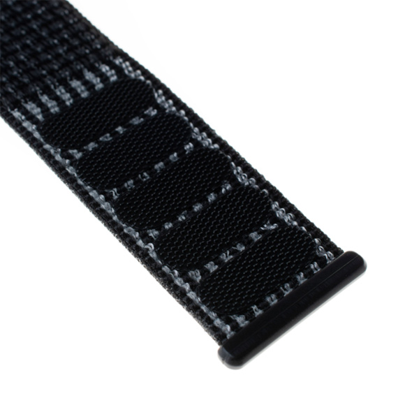 FIXED Nylon szíj for Apple Watch 38/ 40/ 41 mm, fényvisszaverő fekete FIXED Nylon szíj for Apple Watch 38/ 40/ 41 mm, fényvisszaverő fekete