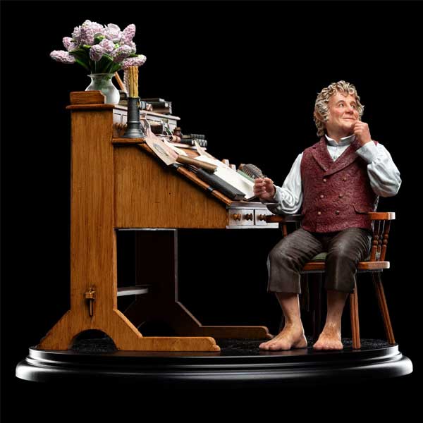 Szobor Bilbo Baggins At His Desk (Lord of The Rings)