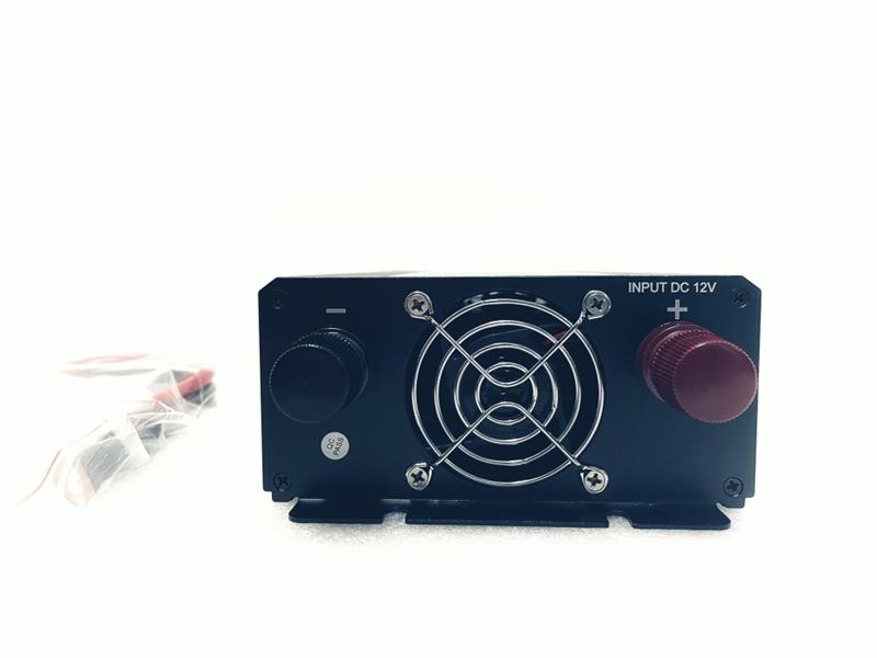 EUROCASE feszültségváltó DC/AC 12V/230V, 1500W (MT-MX1500) EUROCASE feszültségváltó DC/AC 12V/230V, 1500W (MT-MX1500)