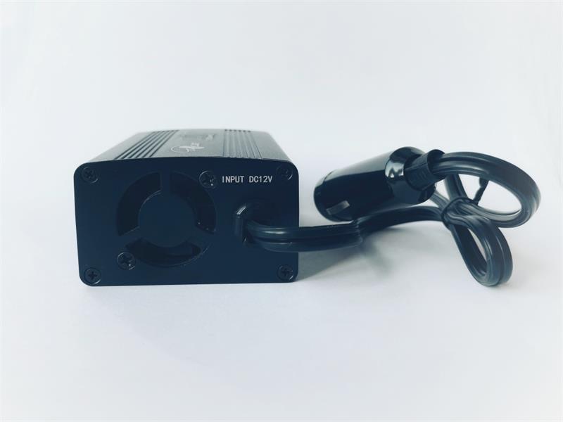EUROCASE feszültségváltó DC/AC, 12V/230V, 150W, USB 2*5V/500mA, autós csatlakozó (MT-MX150) EUROCASE feszültségváltó DC/AC, 12V/230V, 150W, USB 2*5V/500mA, autós csatlakozó (MT-MX150)