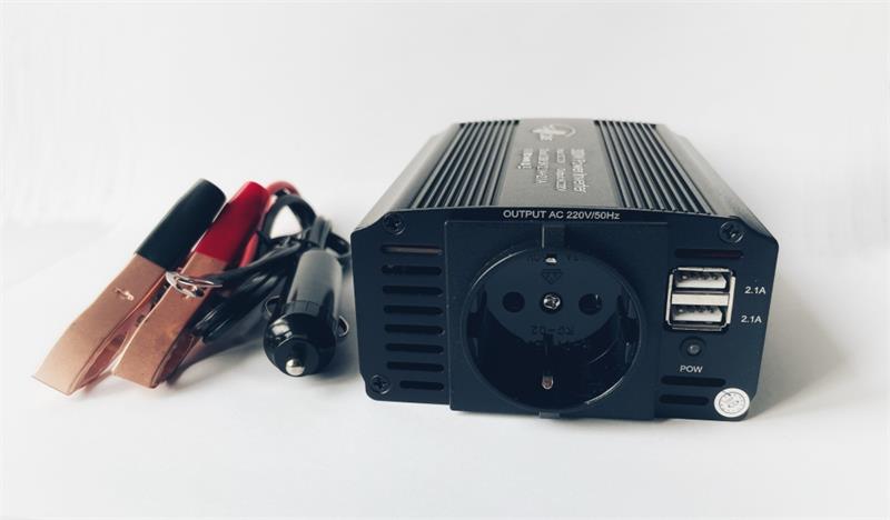 EUROCASE feszültségváltó DC/AC, 12V/230V, 300W, USB, autós csatlakozó, bilincsek (MT-M300)