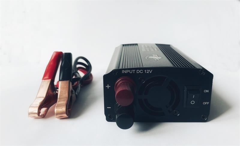 EUROCASE feszültségváltó REM500, AC/DC 12V/230V, 500W, USB (MT-M500) EUROCASE feszültségváltó REM500, AC/DC 12V/230V, 500W, USB (MT-M500)