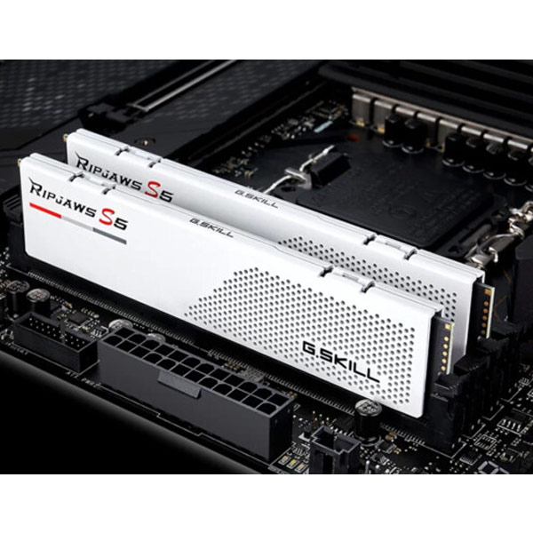 G.SKILL 32 GB kit DDR5 6000 CL30 Ripjaws S5 fehér